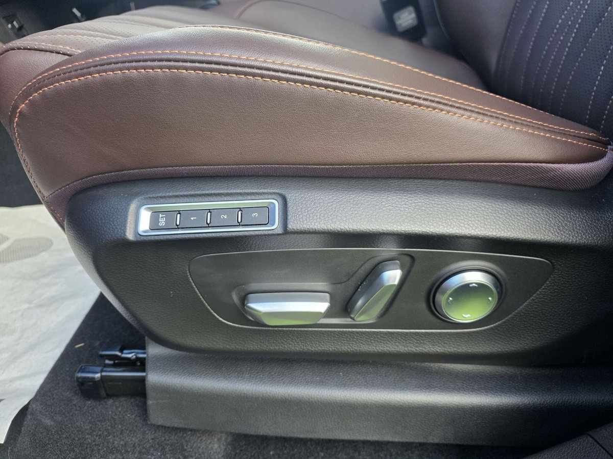 Foton Tunland Tunland V9 2.0 vgt turbo 48V Ultra 8at (12)
