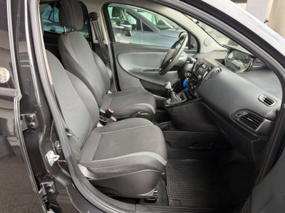 Lancia Ypsilon 1.2 69 CV 5 porte GPL Ecochic Silver (10)