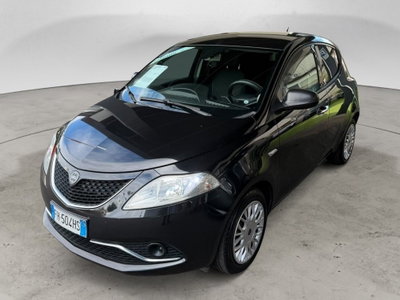 Lancia Ypsilon 1.2 69 CV 5 porte GPL Ecochic Silver (2)