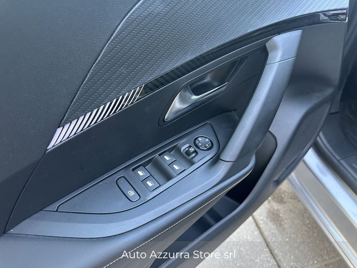 Peugeot 2008 1.2 turbo Allure 100cv (17)