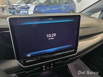 Volkswagen Golf 1.5 eTSI 150 CV EVO ACT DSG R-Line (12)