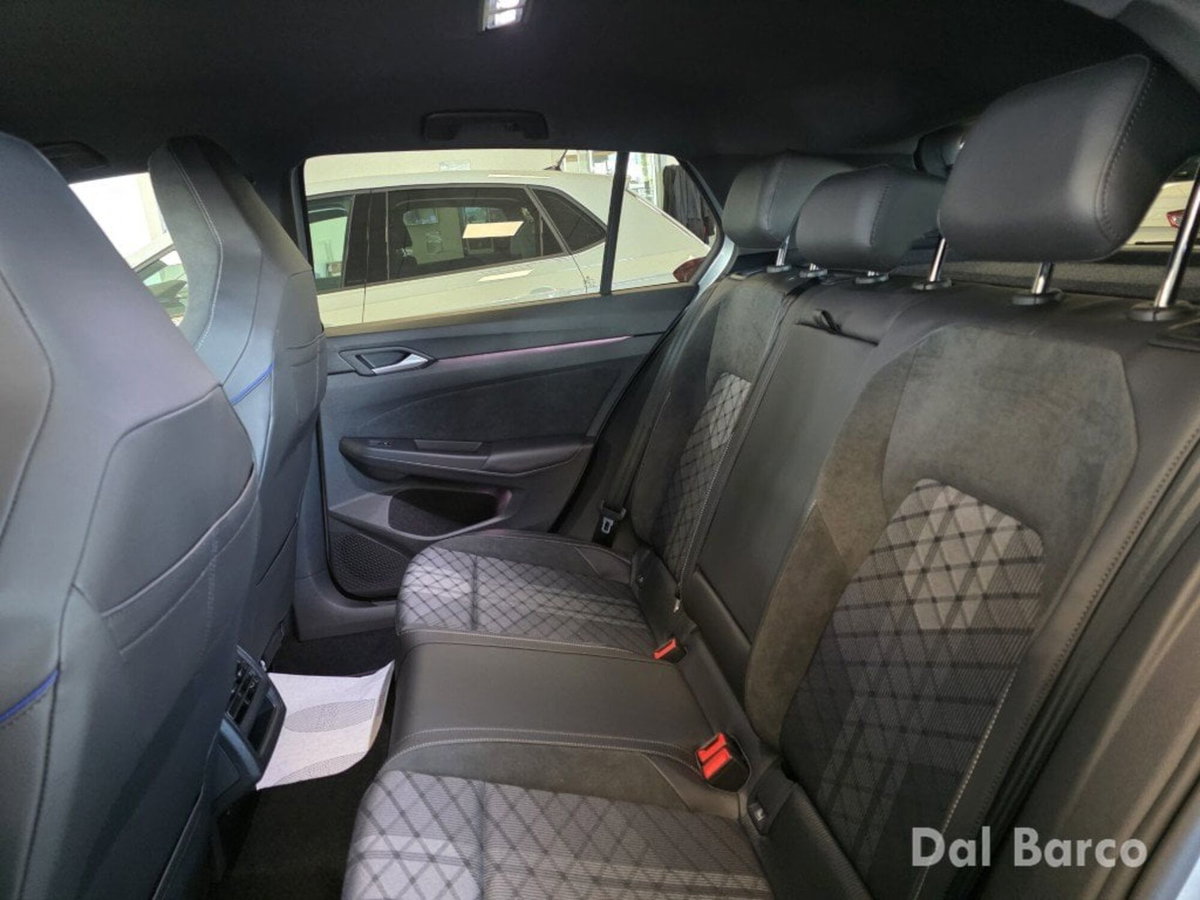 Volkswagen Golf 1.5 eTSI 150 CV EVO ACT DSG R-Line (15)