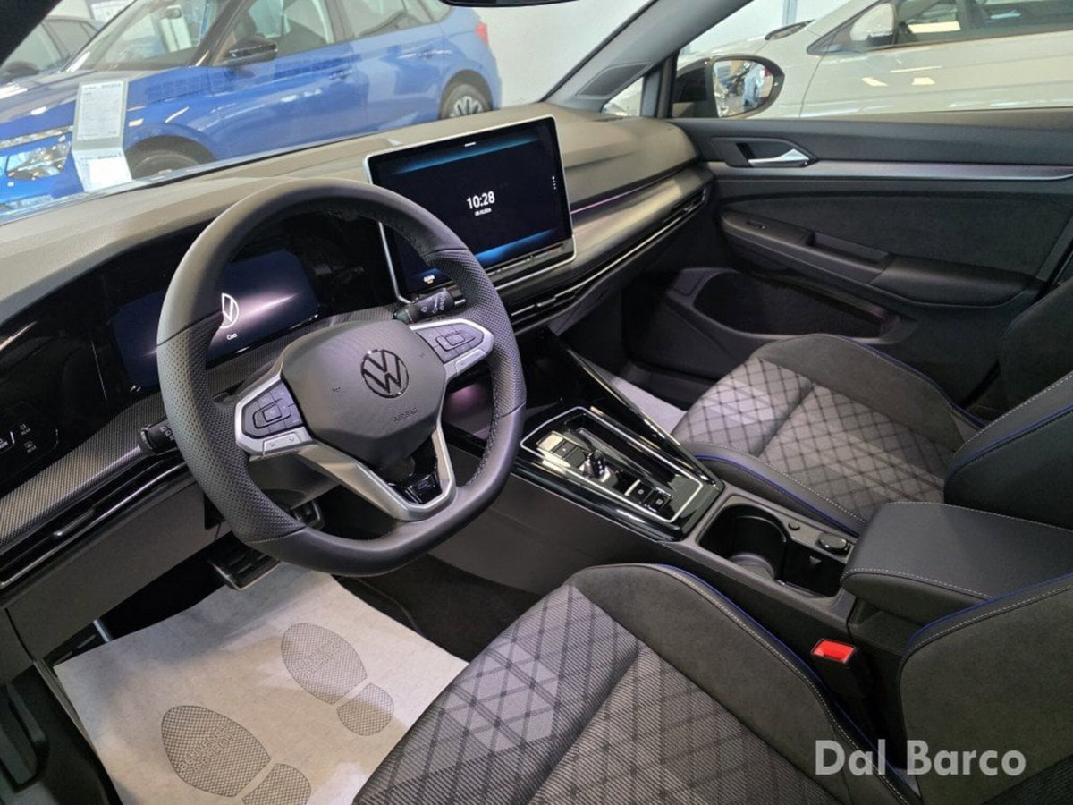 Volkswagen Golf 1.5 eTSI 150 CV EVO ACT DSG R-Line (9)