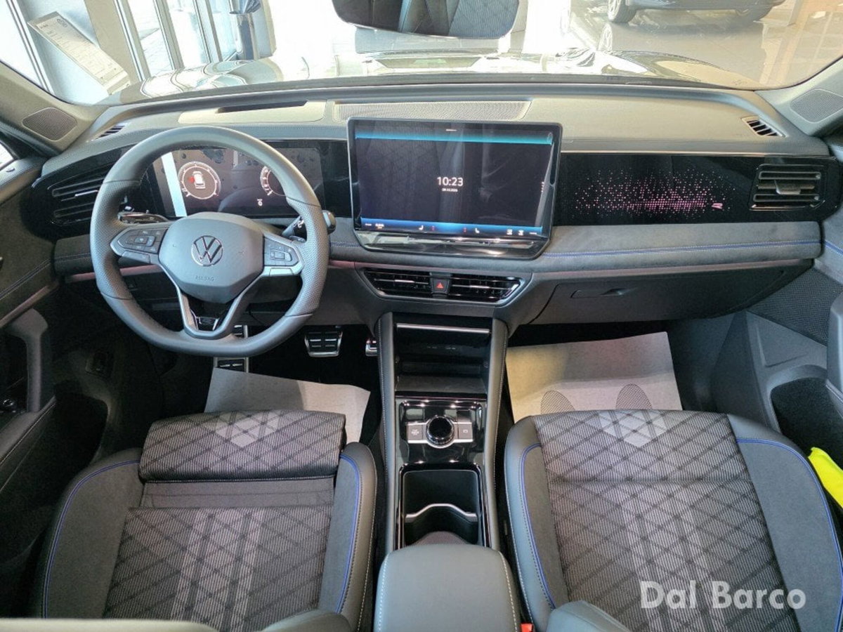 Volkswagen Tiguan 2.0 tdi R-Line 150cv dsg (13)