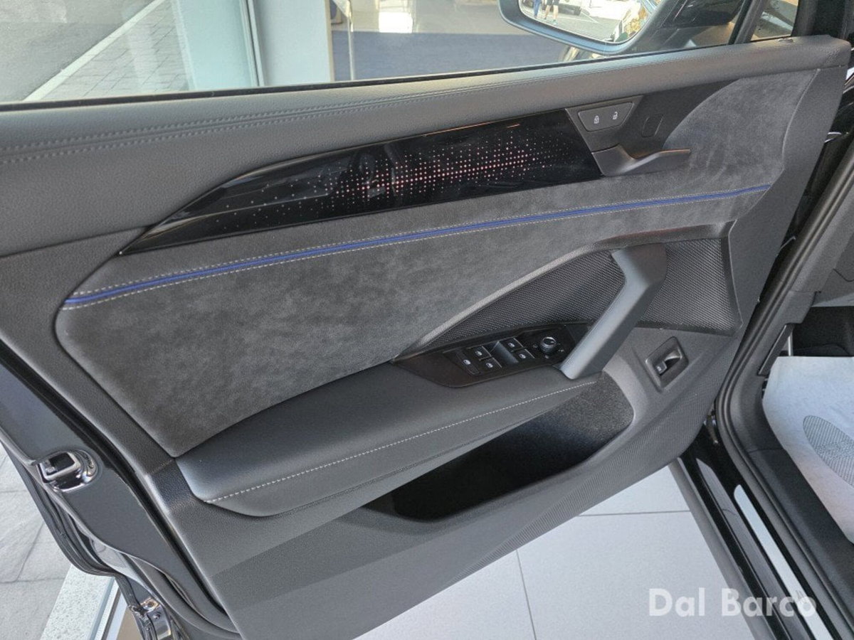 Volkswagen Tiguan 2.0 tdi R-Line 150cv dsg (7)