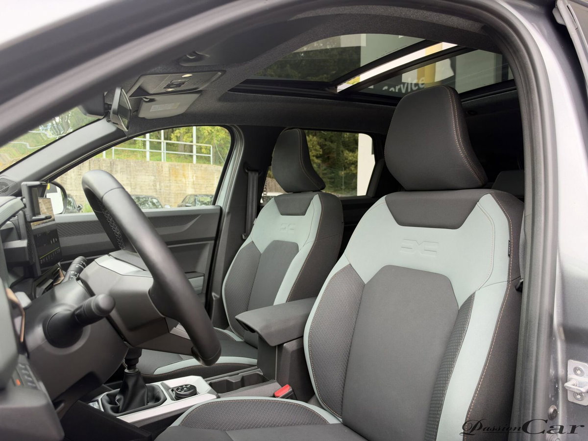 Dacia Bigster 1.2 mild hybrid Extreme 4x4 130cv (9)