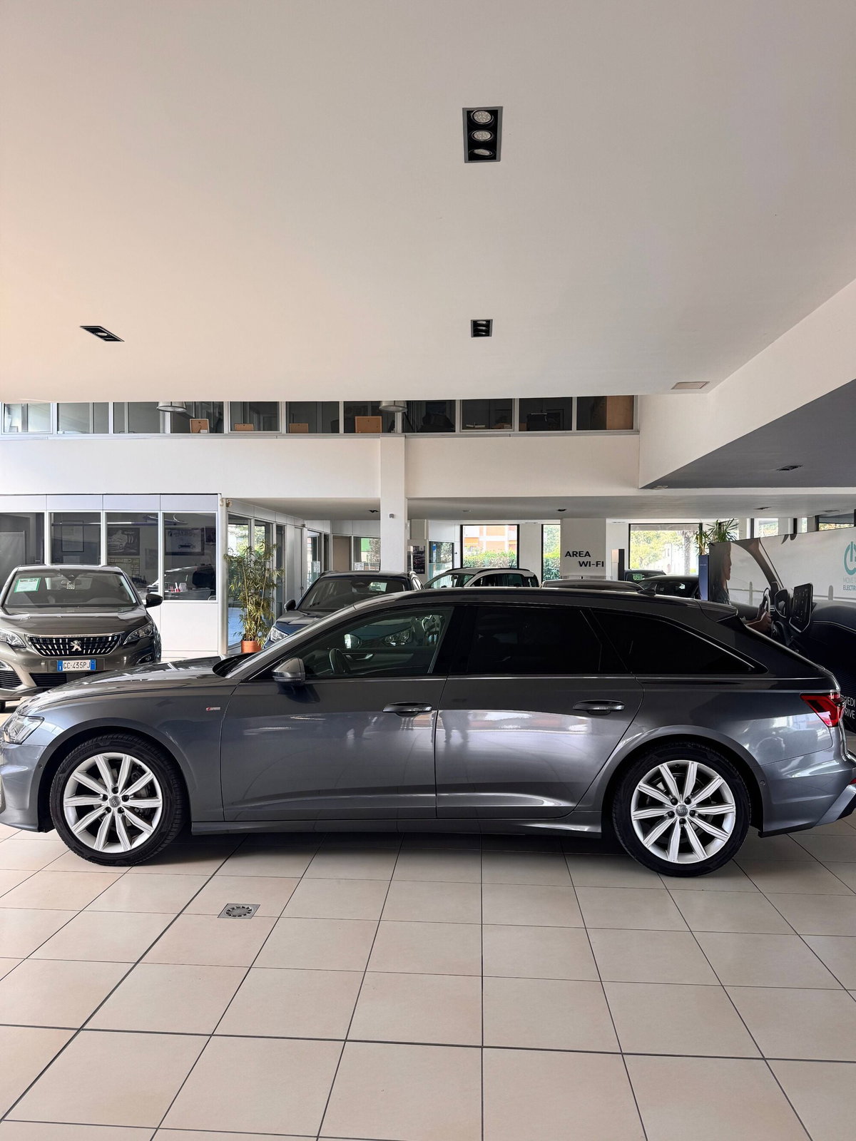 Audi A6 Avant 40 2.0 TDI S tronic Business Plus (8)