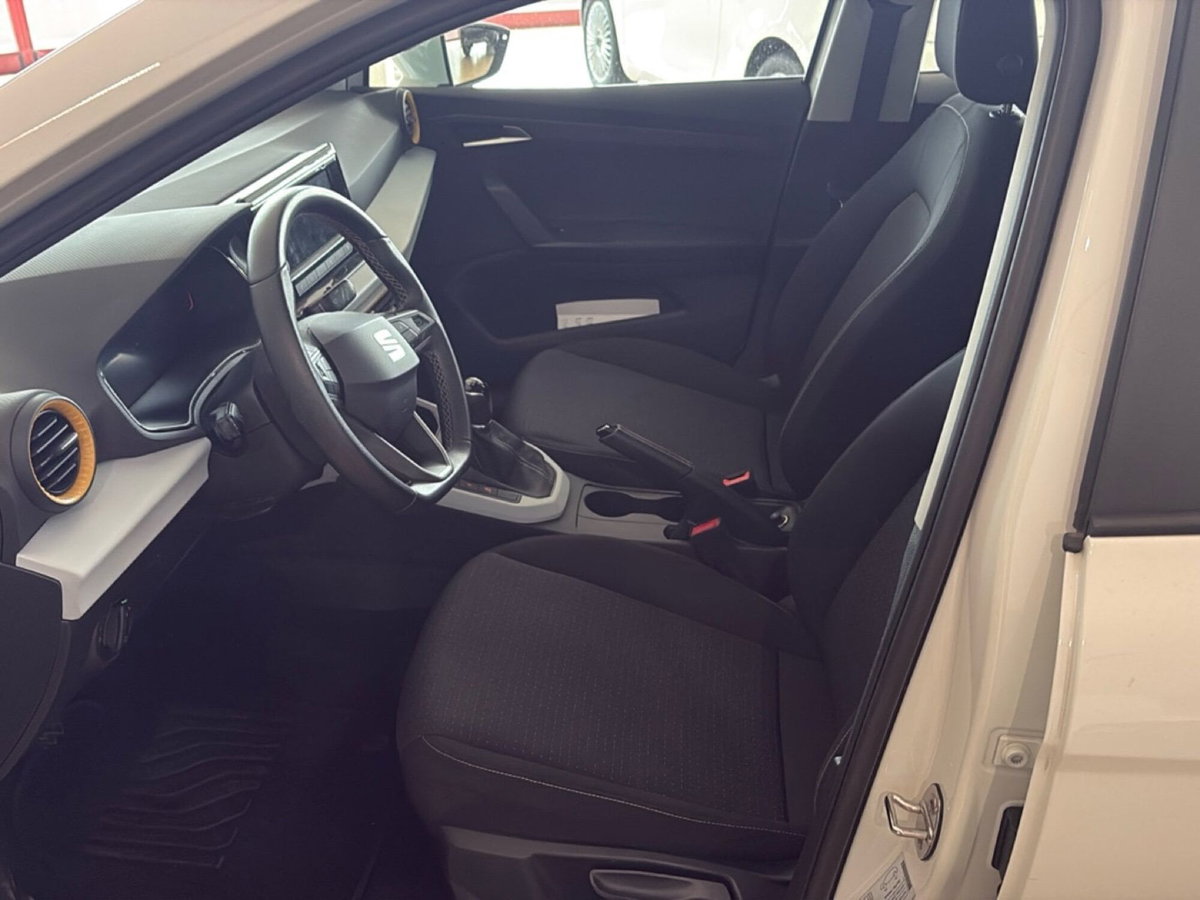 SEAT Arona 1.0 ecotsi Style 95cv (10)