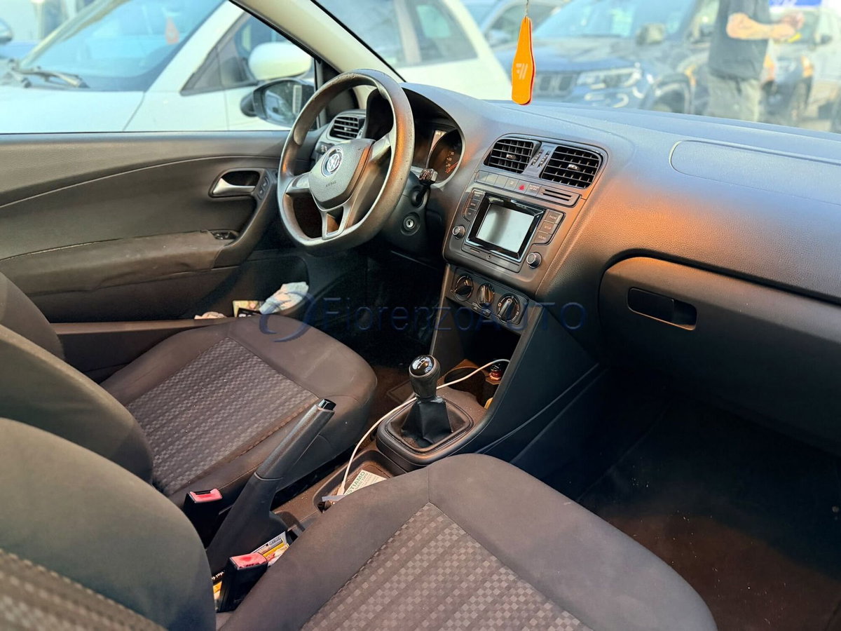 Volkswagen Polo 1.0 MPI 3p. Trendline (6)