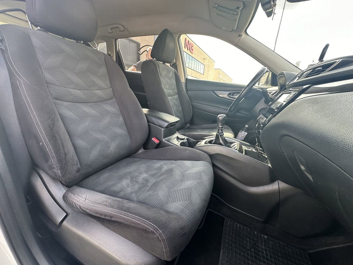 Nissan X-Trail 1.6 dCi 4WD Acenta Premium (11)