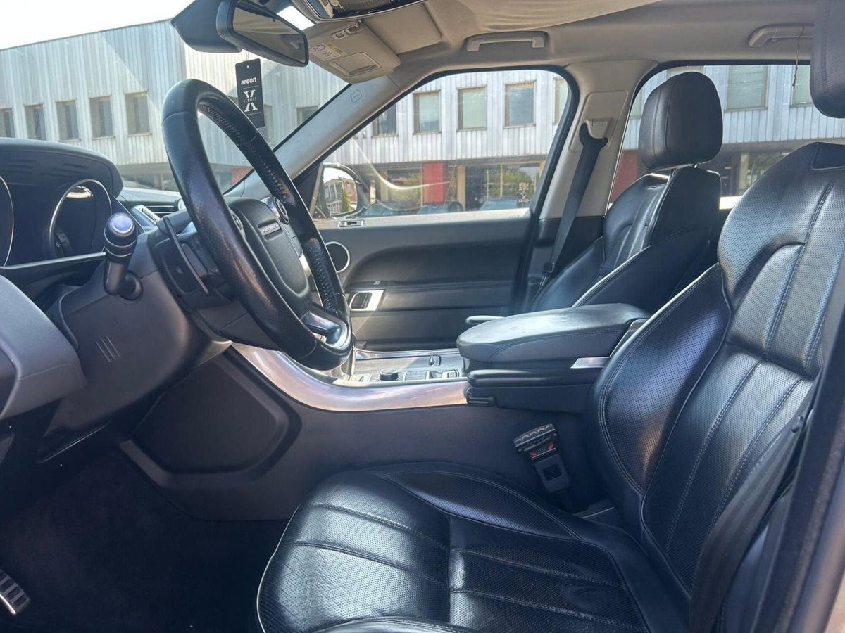Land Rover Range Rover Sport 3.0 TDV6 HSE (6)