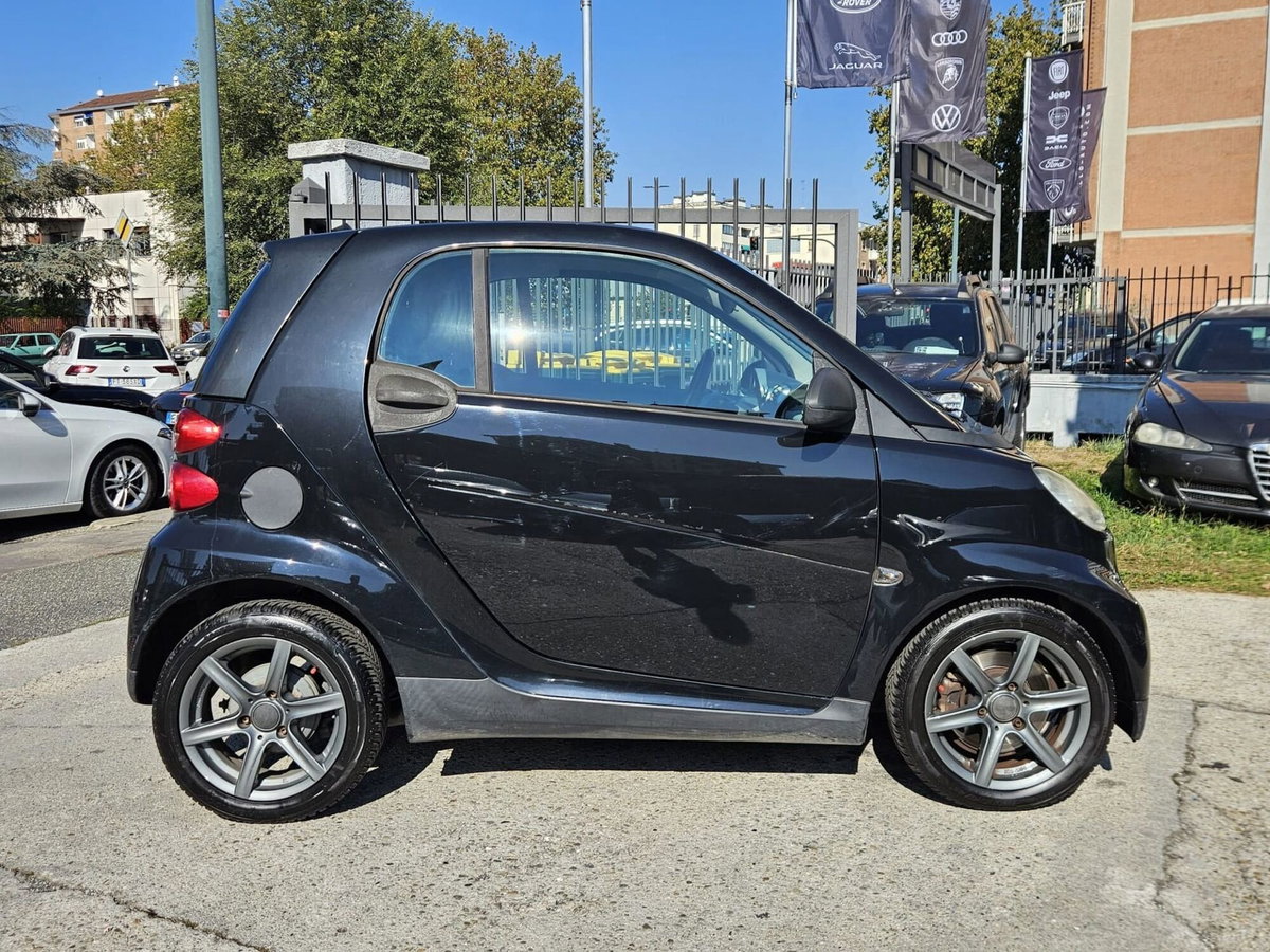 smart Fortwo 1000 45 kW MHD coupé pure (2)
