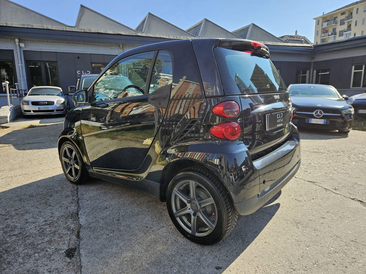 smart Fortwo 1000 45 kW MHD coupé pure (4)
