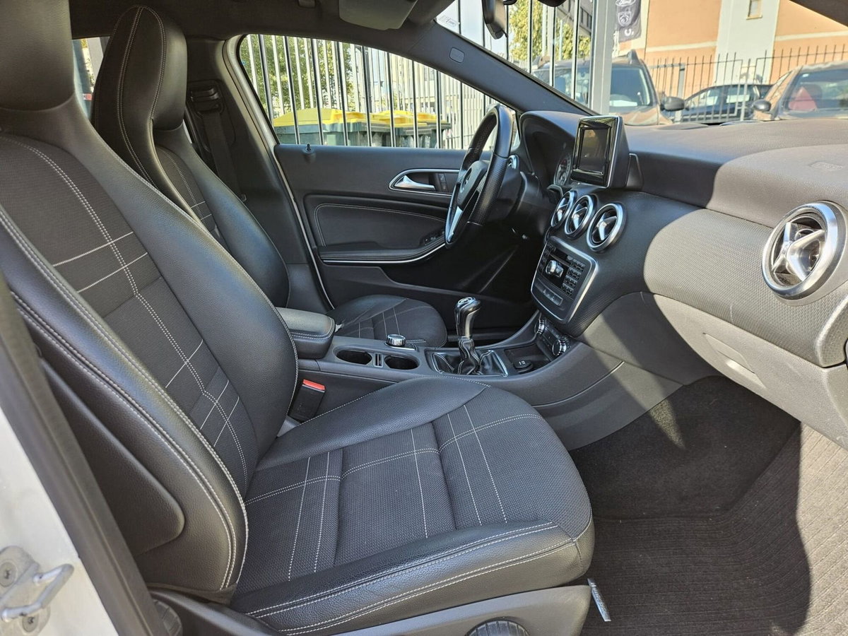 Mercedes-Benz Classe A 180 CDI Dark Night Edition (10)