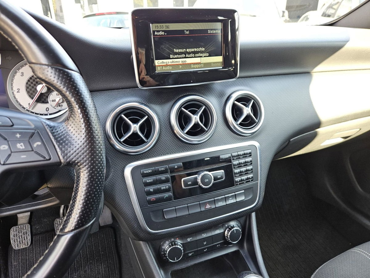 Mercedes-Benz Classe A 180 CDI Dark Night Edition (13)