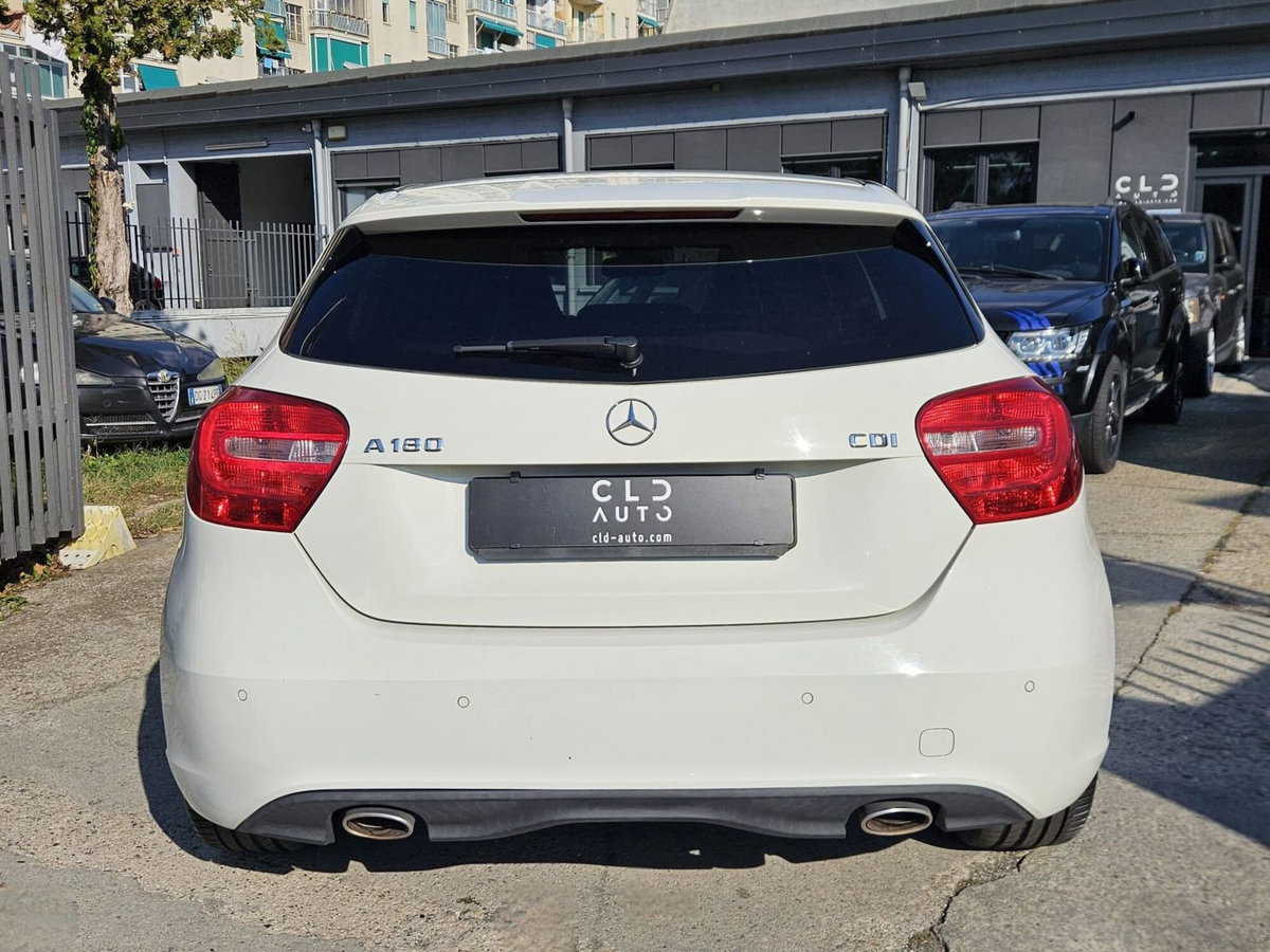 Mercedes-Benz Classe A 180 CDI Dark Night Edition (5)