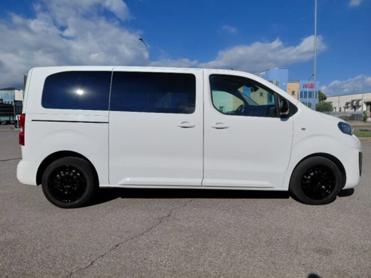 Peugeot Traveller BlueHDi 120 S&S Long Business (2)