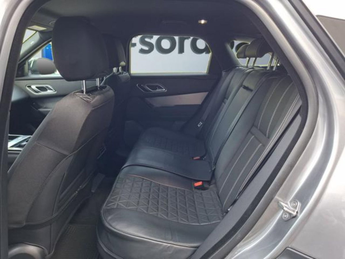 Land Rover Range Rover Velar 2.0D I4 204 CV R-Dynamic S (17)