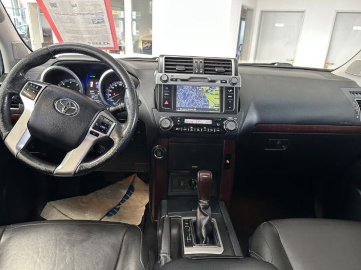 Toyota Land Cruiser 2.8 D4-D 5 porte Lounge (12)