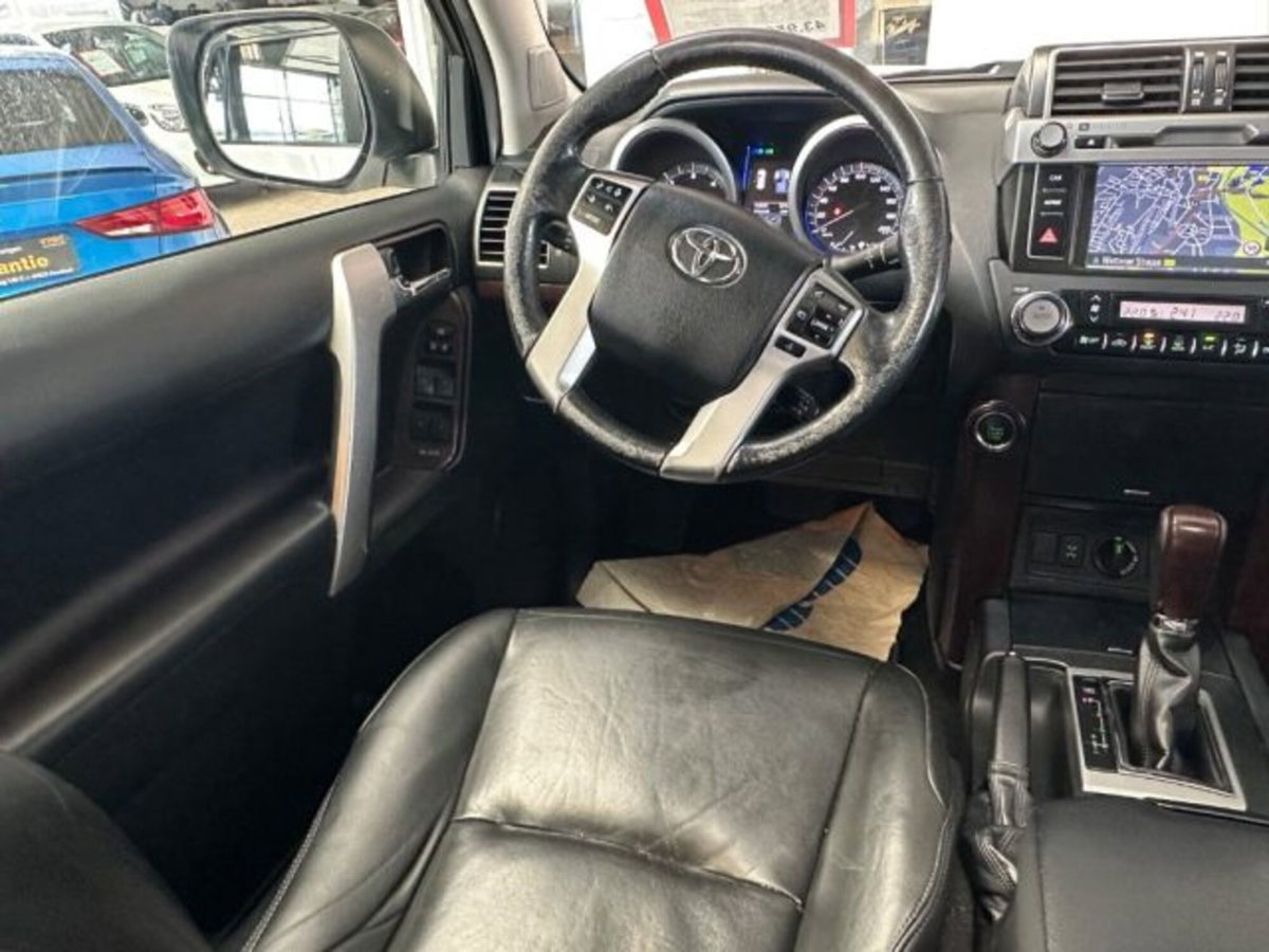 Toyota Land Cruiser 2.8 D4-D 5 porte Lounge (13)