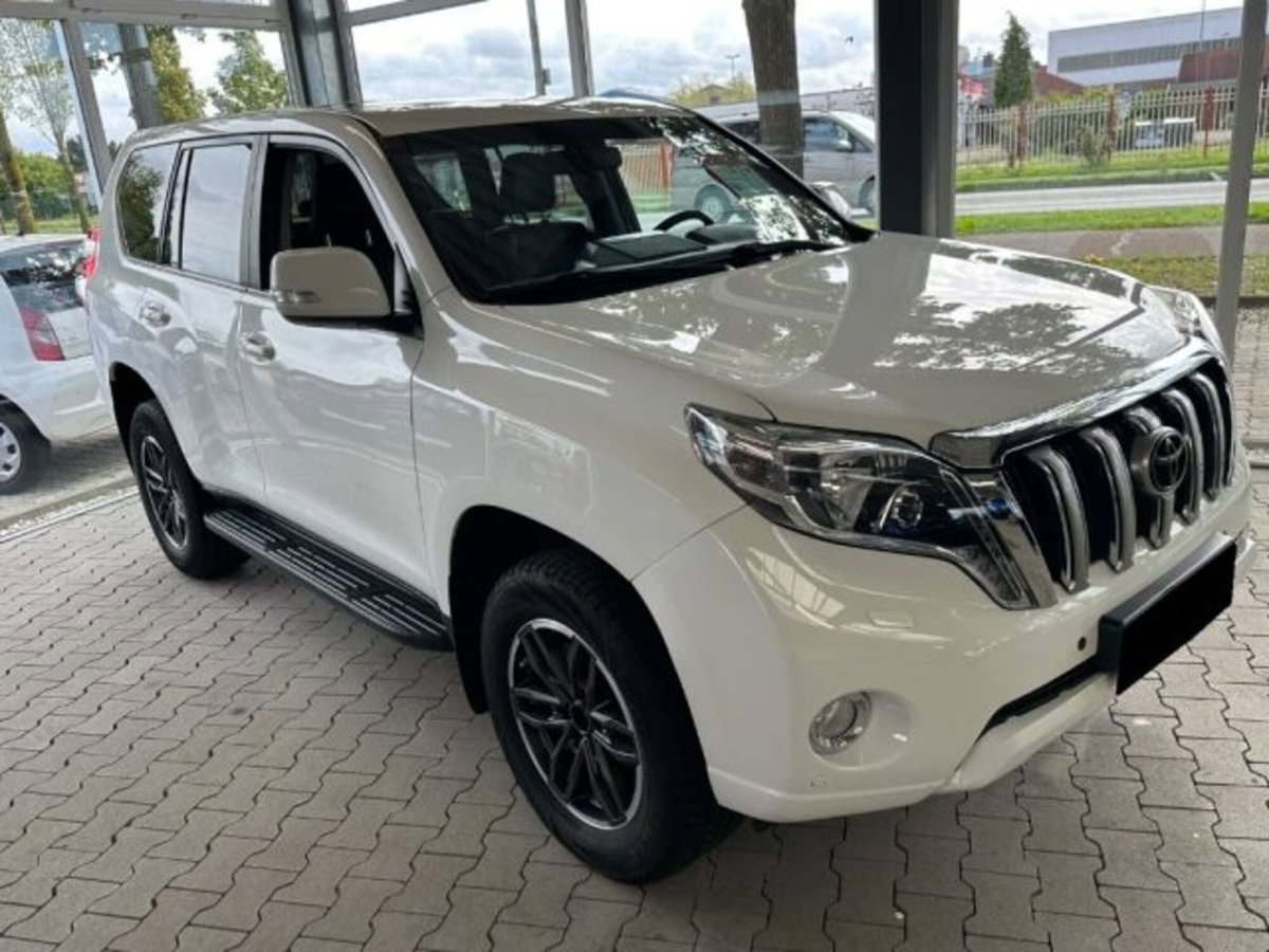Toyota Land Cruiser 2.8 D4-D 5 porte Lounge (3)