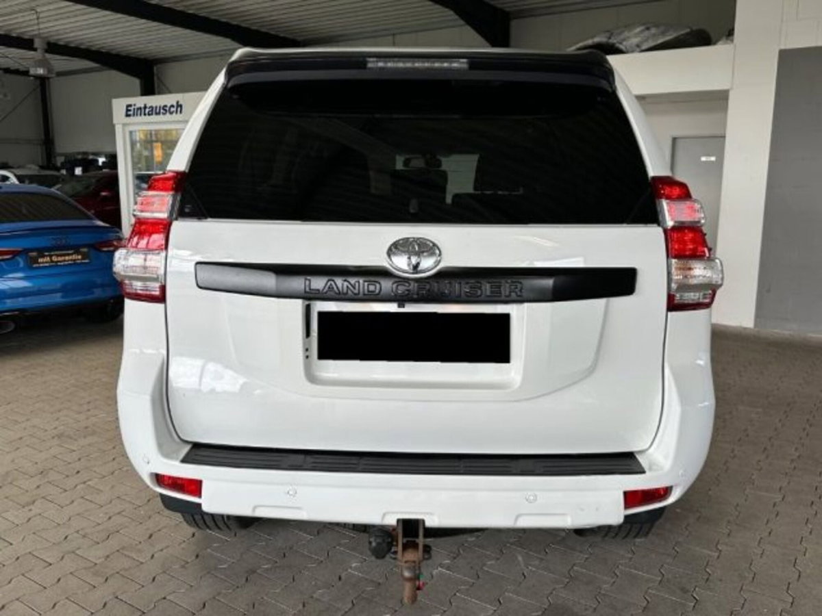Toyota Land Cruiser 2.8 D4-D 5 porte Lounge (5)