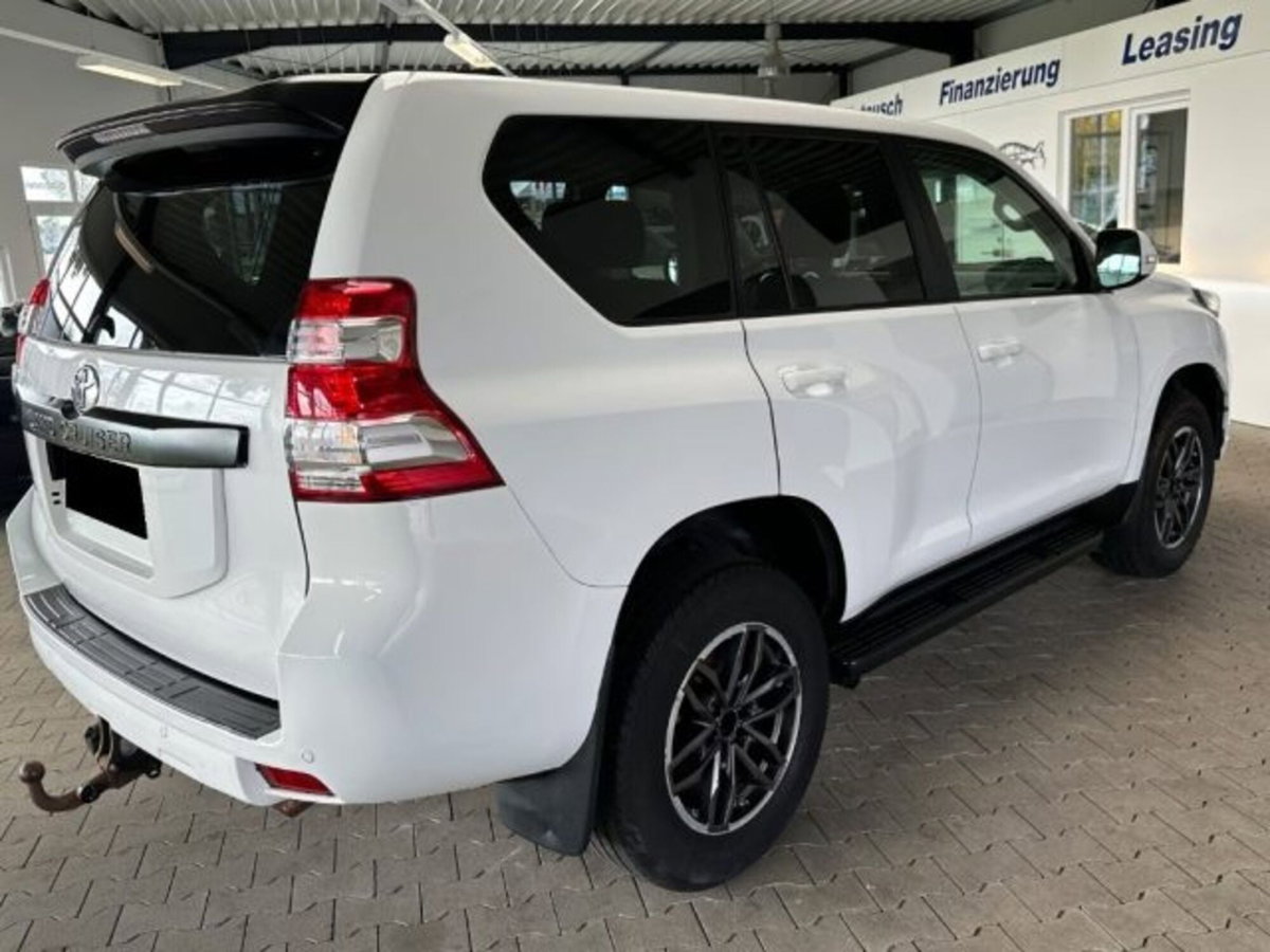 Toyota Land Cruiser 2.8 D4-D 5 porte Lounge (7)