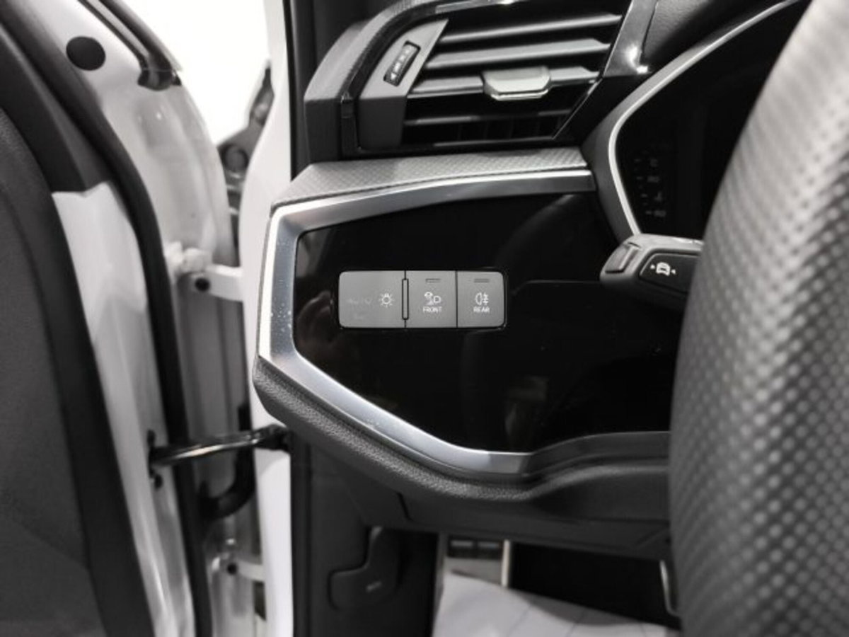 Audi Q3 Sportback 35 TDI quattro S tronic S line edition (11)