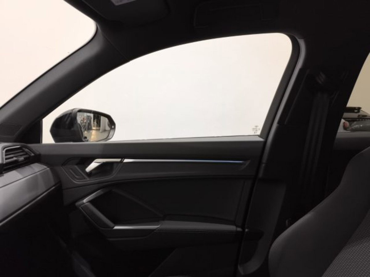 Audi Q3 Sportback 35 TDI quattro S tronic S line edition (15)