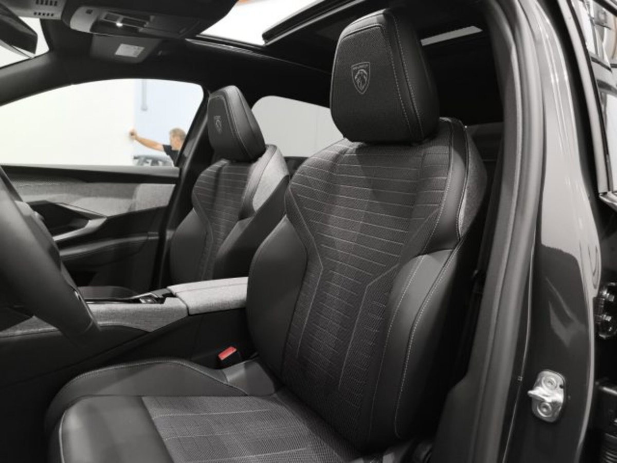 Peugeot 3008 1.2 hybrid GT 145cv e-dcs6 (11)