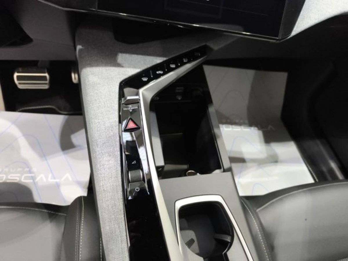 Peugeot 3008 1.2 hybrid GT 145cv e-dcs6 (17)