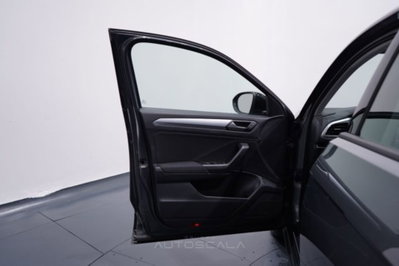 Volkswagen T-Roc 2.0 tdi Life 150cv dsg (9)