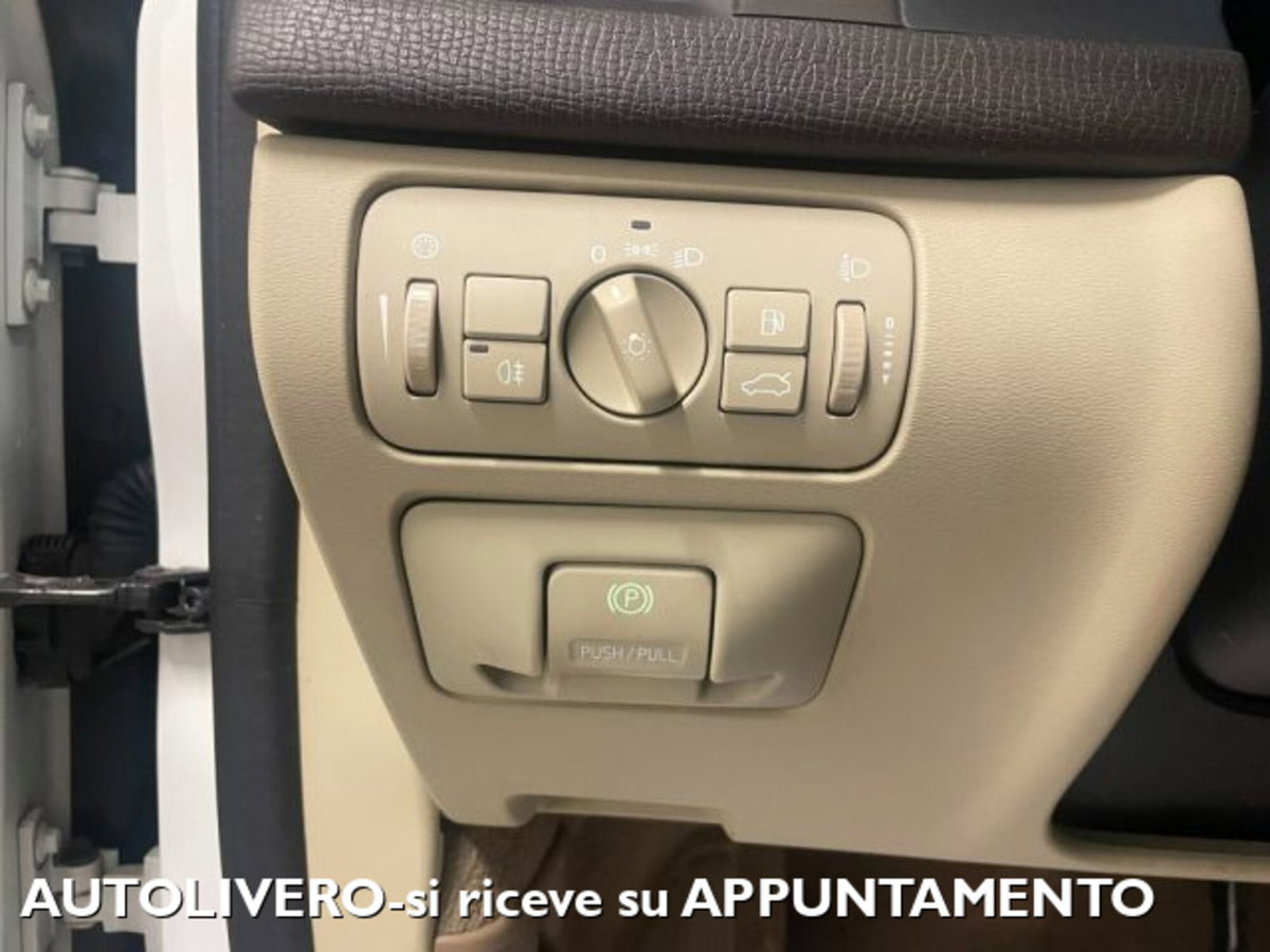 Volvo XC60 D5 AWD Kinetic (18)
