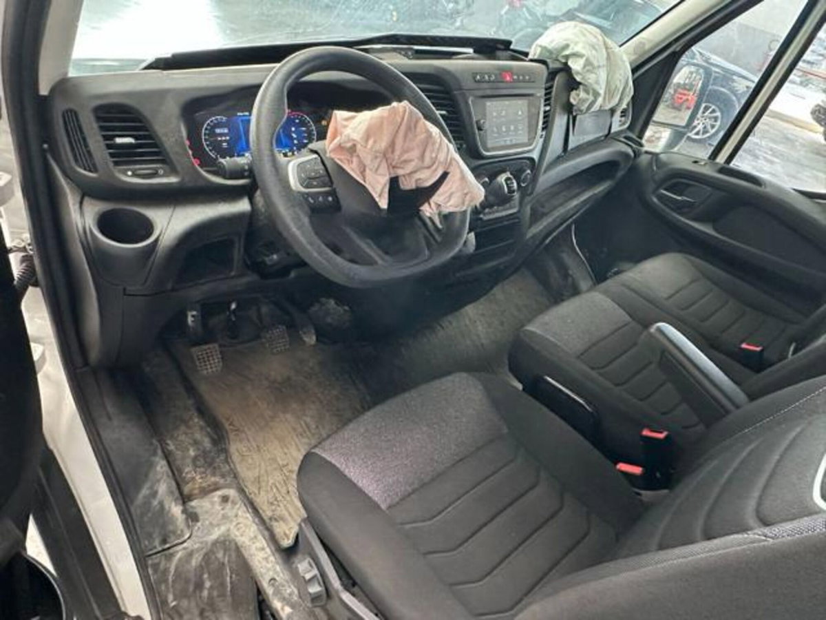 Iveco Daily Furgone 35S16V 2.3 HPT PM-TN Furgone (11)