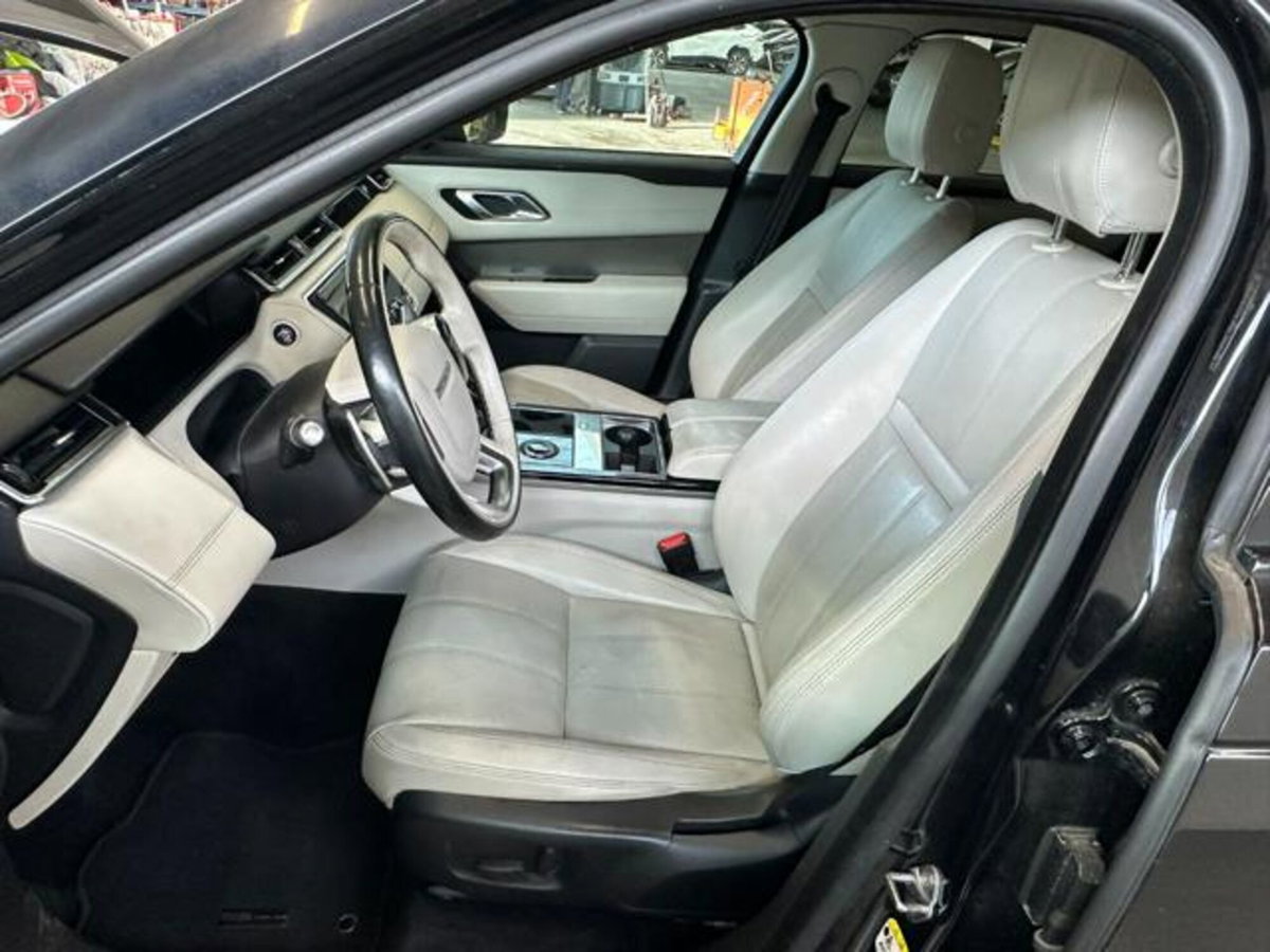 Land Rover Range Rover Velar 2.0D I4 180 CV S (10)