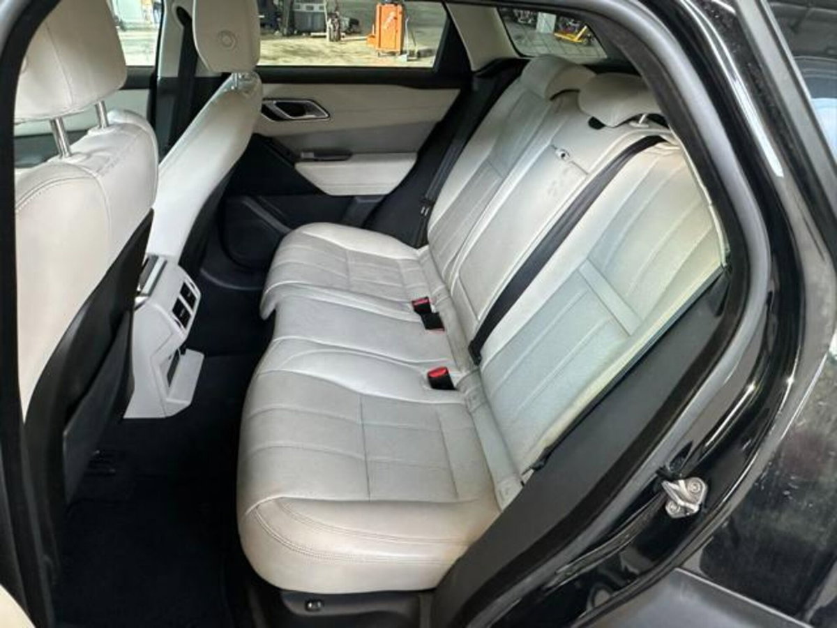 Land Rover Range Rover Velar 2.0D I4 180 CV S (11)