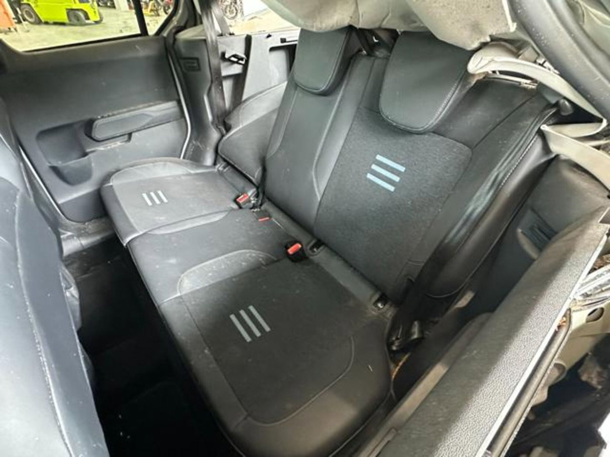 Ford Tourneo Courier 1.0 EcoBoost 100 CV Plus (14)