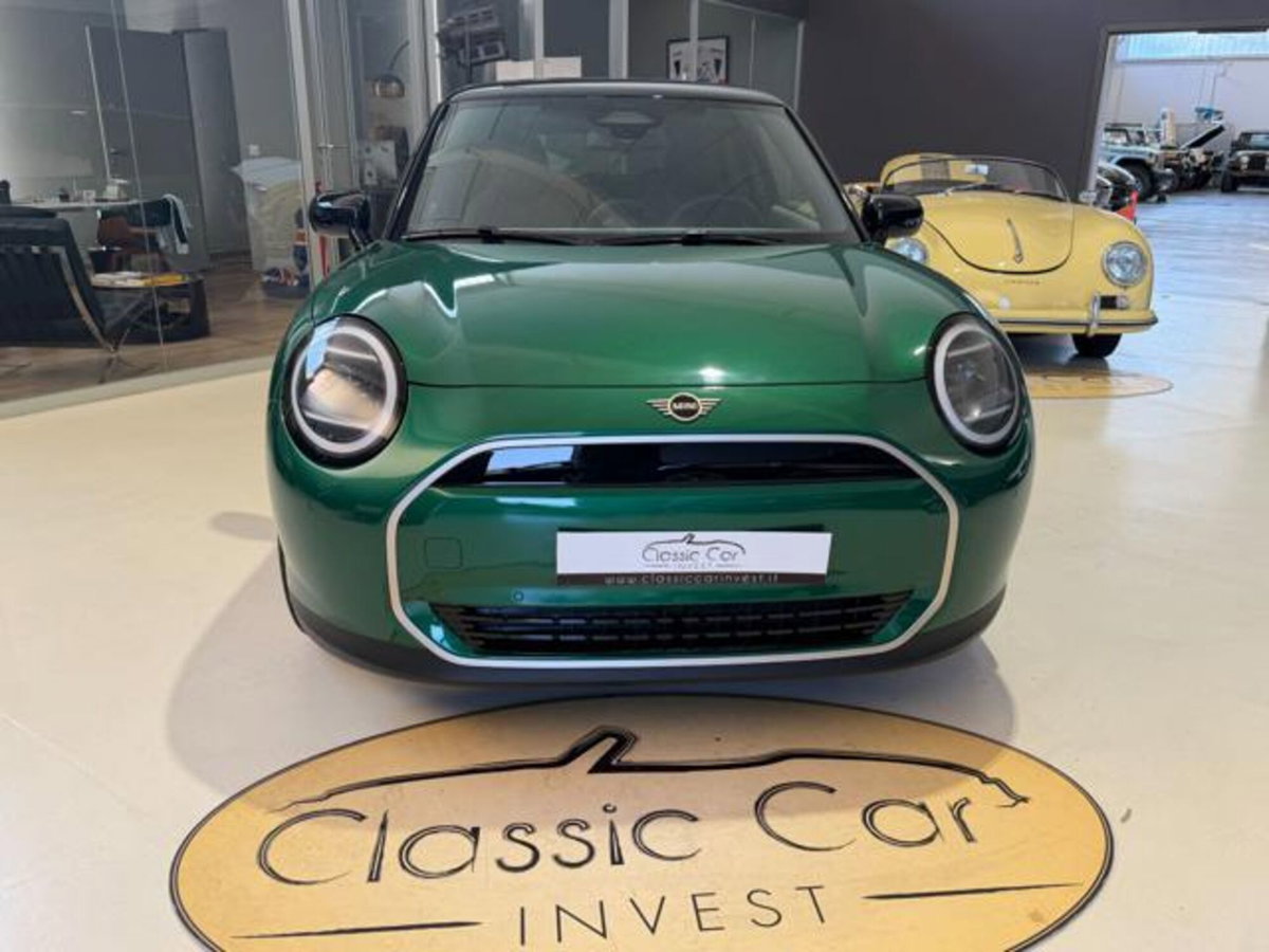 MINI Mini Cooper SE Resolute (2)