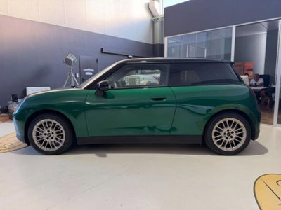 MINI Mini Cooper SE Resolute (3)