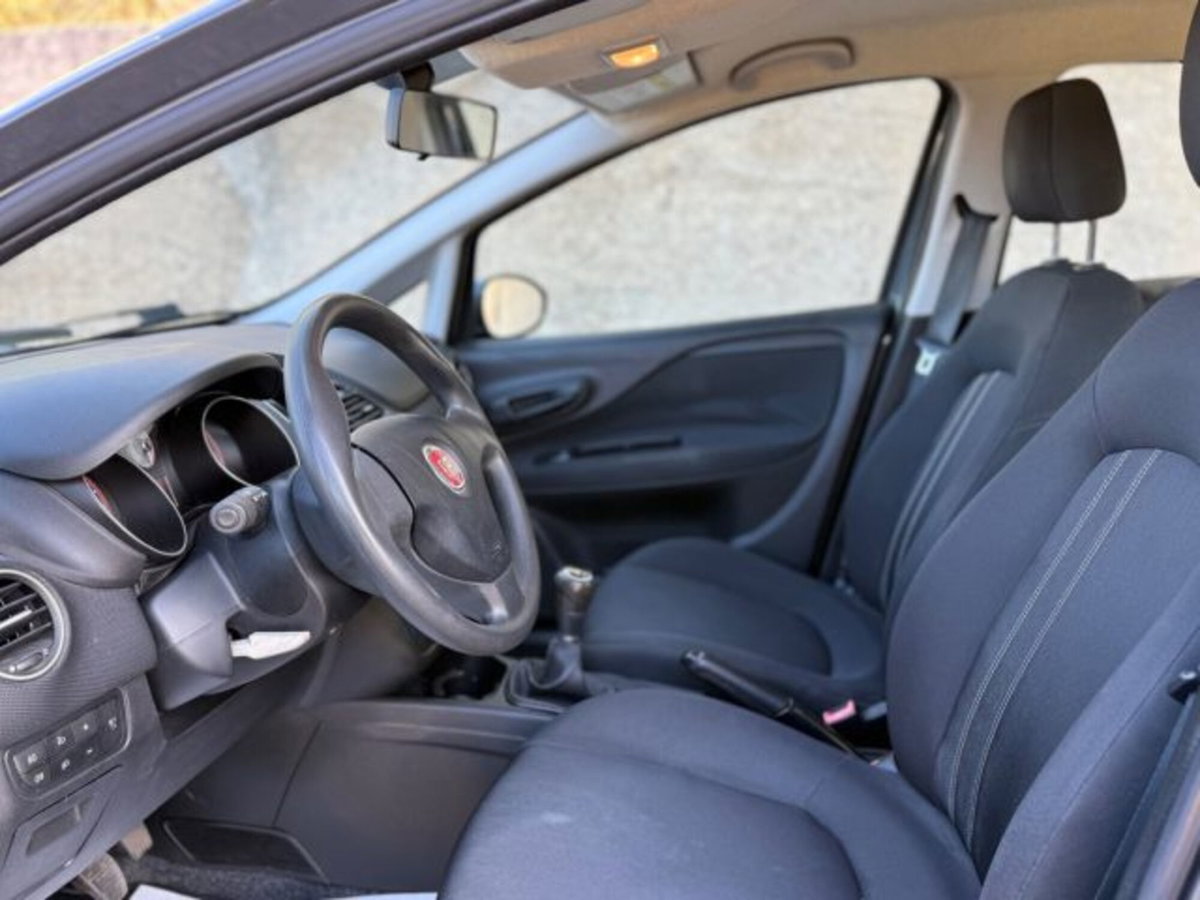 Fiat Punto 1.3 MJT II S&S 95 CV 5 porte Lounge (10)