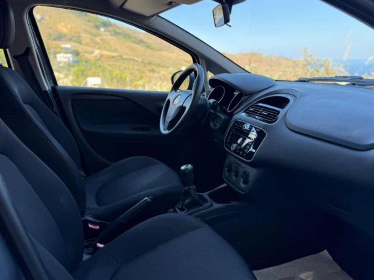 Fiat Punto 1.3 MJT II S&S 95 CV 5 porte Lounge (13)