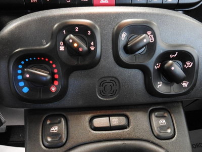 Fiat Panda 0.9 TwinAir Turbo Natural Power Lounge (17)