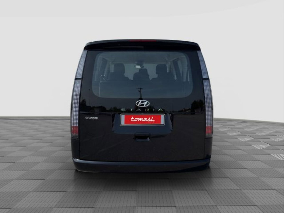 Hyundai Staria 2.2 2wd auto (4)