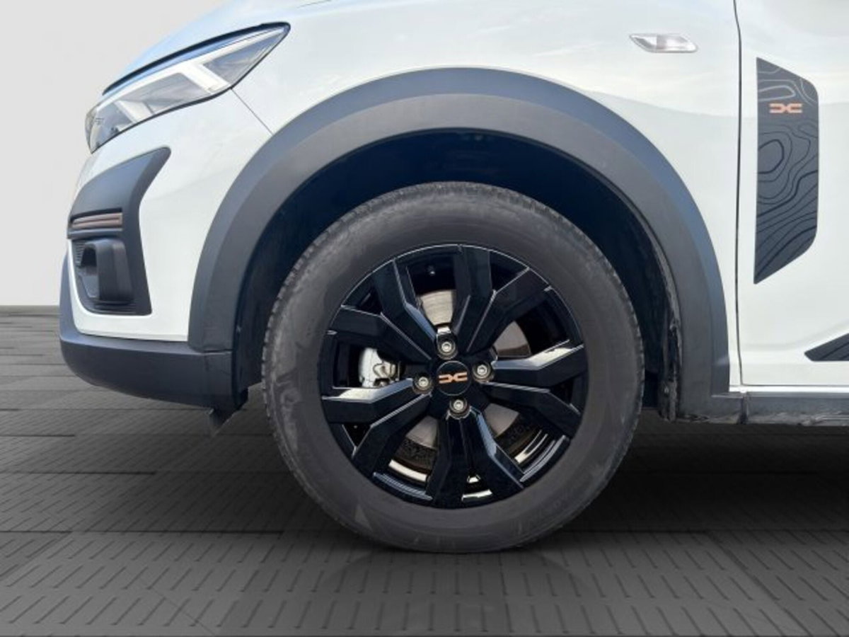 Dacia Jogger 1.6 hybrid Extreme 140cv (17)