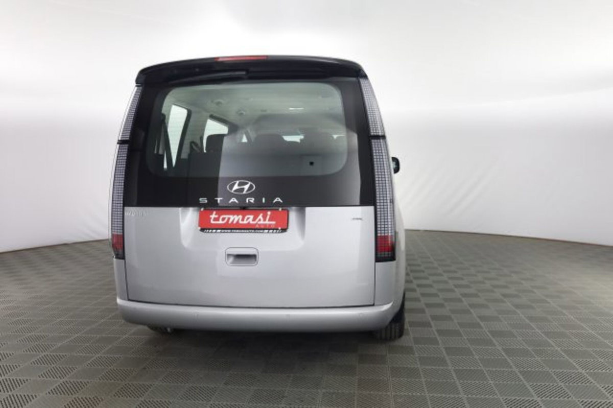 Hyundai Staria 2.2 2wd auto (5)