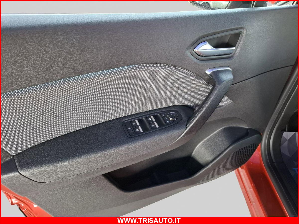 Renault Captur 1.0 eco-g Techno 100cv (12)