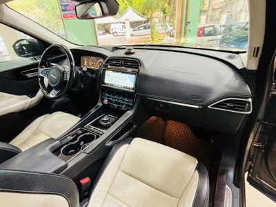 Jaguar F-Pace 3.0 D V6 300 CV AWD aut. First Edition (11)