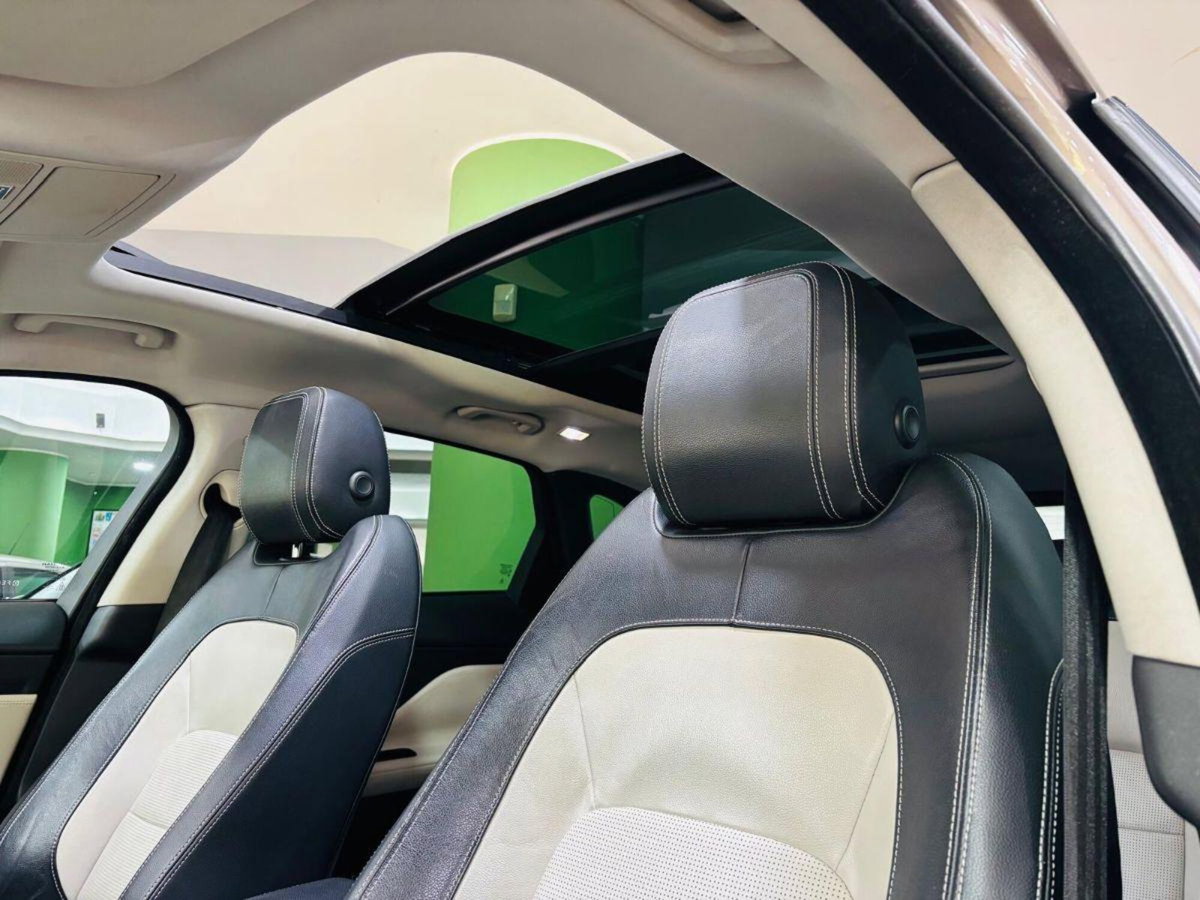 Jaguar F-Pace 3.0 D V6 300 CV AWD aut. First Edition (13)