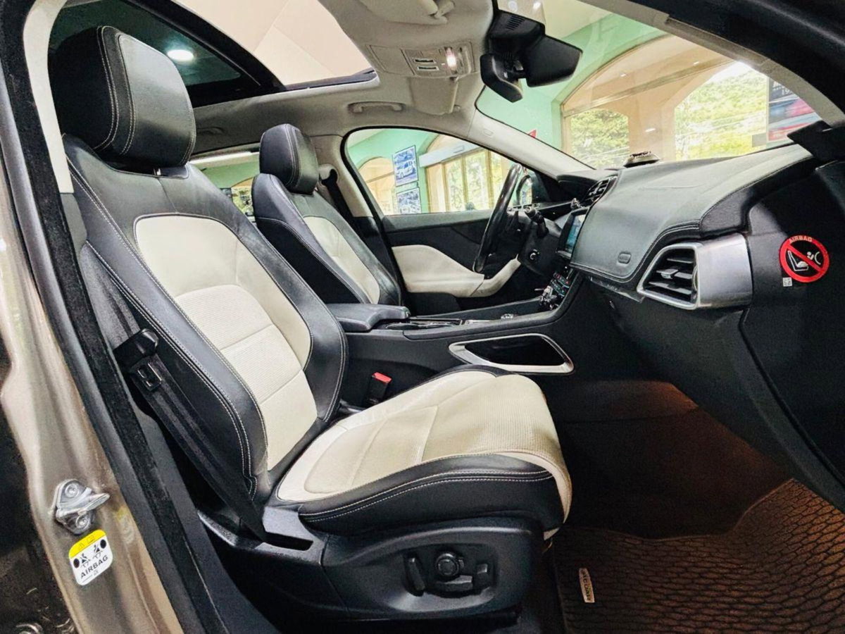 Jaguar F-Pace 3.0 D V6 300 CV AWD aut. First Edition (14)