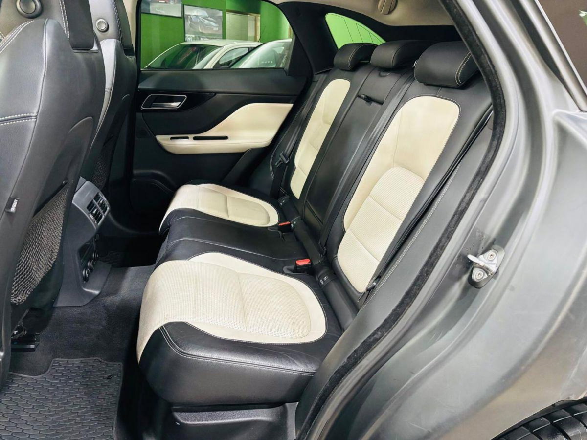 Jaguar F-Pace 3.0 D V6 300 CV AWD aut. First Edition (15)